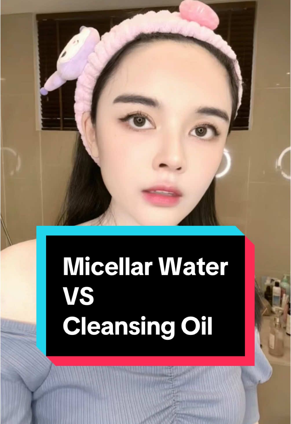 Terus semua produk pembersih baik micellar dan cleansing oil itu MENCEGAH sebaceous fillaments dan komedo ya bukan mengatasi. Kalo mengatasi mah salicylic acid (BHA). Suka bingung sama komen yang menghilangkan komedo dengan cleansing oil. Pakai minyak seperti baby oil juga bisa tapi hati2 harus bersih pas pake sabunnya. Kalo nyisa malah jerawatan. Aku sendiri kalo lg heavy makeup parah tapi tetap cleansing oil + micellar + facewash. Tp kalo cuma bisa pilih 1 mending punya cleansing oil lebih kuat kemampuan membersihkan makeupnya. Aku ga pake ini kalo makeup ringan juga ya sayang aja sih eman kalo kata si doi. #cleansingoil #micellarwater #anua #koreanproduct #kbeauty #sebaceousfilament #makeup #makeupremover #cleanser #doublecleansing #bright #whitening #brightening #oilyacneprone #sensitive #sensitiveskin #skincare #beauty #heartleaf #gentle #moist #redness #clean #waterproof #daily #biphase #oil #faceoil #bersih 