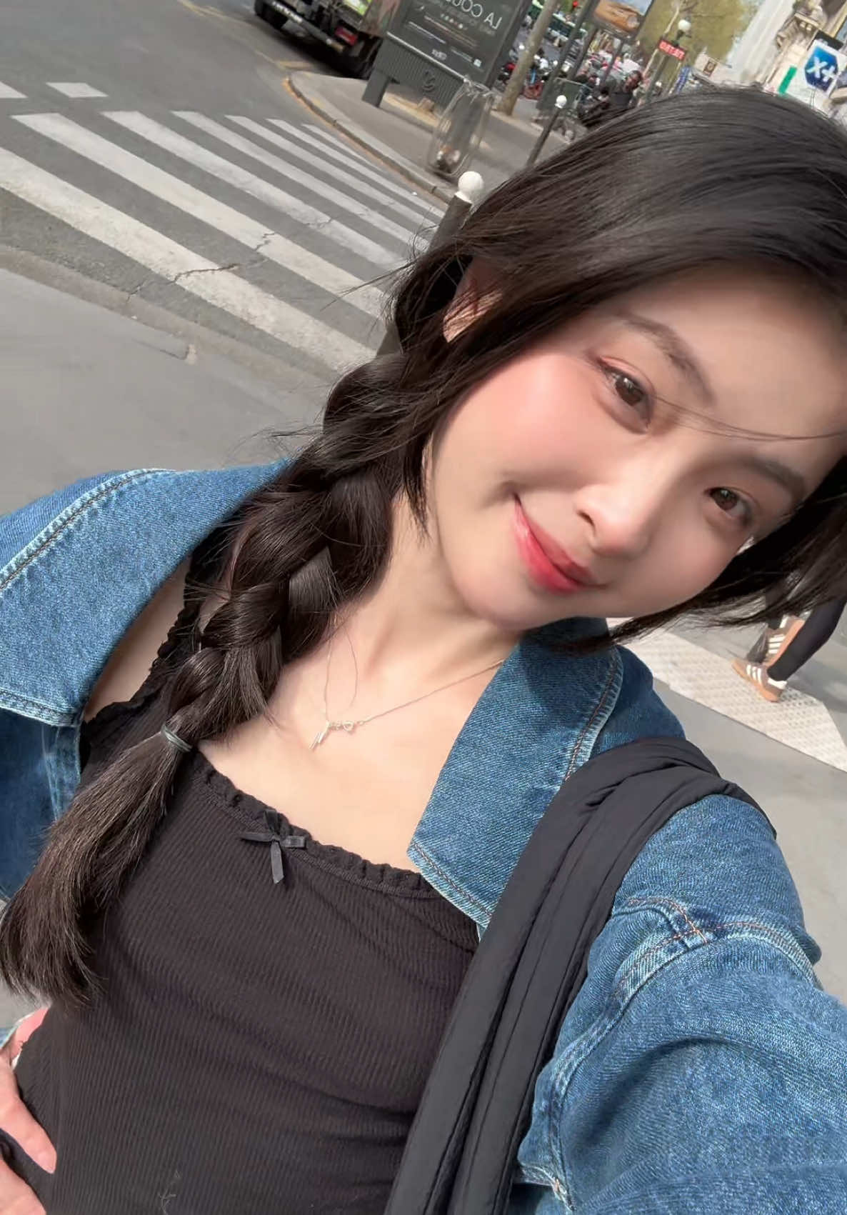 Câu chiện là năm ngoái tui vào chỗ @CHARLIE - Paris này mua đồng hồ tặng ngiu. Up vid lên viral xong nà ngta thấy, ngta phô lô t. Nay tôy đến mua thì ngta nhớ, ngta tặng nun iu nám hê hê Vui oy là vui 🥹 #bachluuduong 