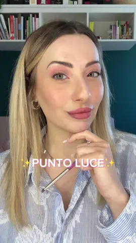 Tecnica infallibile per creare il punto luce all’interno dell’occhio✨  #imparacontiktok#makeup#makeuptips#makeuphack 
