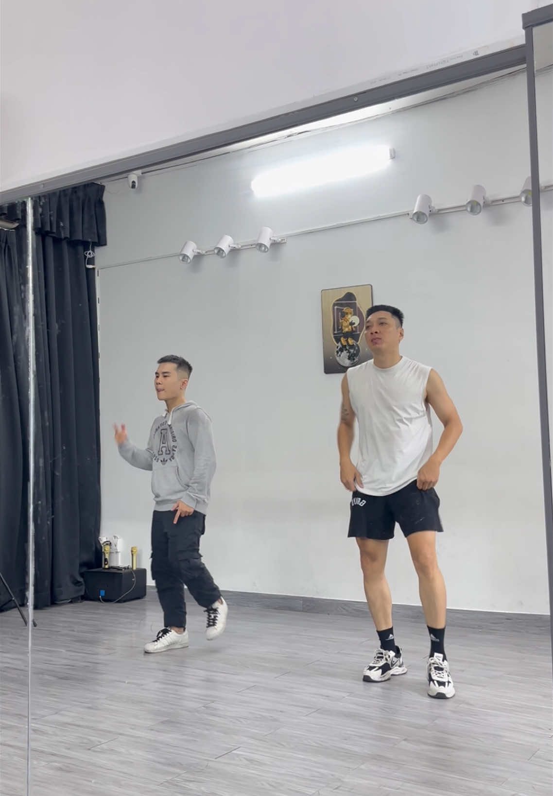 🔥Tập nhảy cùng thầy Hậu  🏠The Hot Dance Studio lớp học nhảy quận 7 #xuhuong #thehotdancestudio #tiktokdance #lophocnhay #quan7 #sunghiepchuong #haupham 