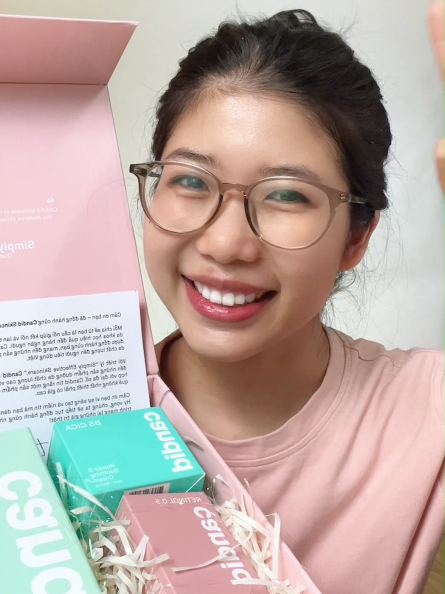 CANDID KOC CLUB - LAN TỎA CHIA SẺ, NHẬN NGAY ĐẶC QUYỀN Sau hơn 2 tháng triển khai, Candid KOC Club đã thu hút các KOC tham gia và lan tỏa những chia sẻ chân thực về trải nghiệm cùng sản phẩm Candid. Bạn sẽ có cơ hội nhận vô số đặc quyền hấp dẫn, chỉ với vài bước đơn giản:  1️⃣ Chia sẻ trải nghiệm cùng sản phẩm Candid qua video trên tài khoản TikTok cá nhân 2️⃣ Đính kèm hashtag #candidkocclub ở phần nội dung bài đăng 3️⃣ Gắn link sản phẩm tại bio hoặc giỏ hàng TikTok để có cơ hội nhận hoa hồng lên đến 12%! 🎁 Quà tặng đặc biệt trong thời gian khởi động: 9 phần quà TRỊ GIÁ ĐẾN 3.000.000 VND đồng dành cho 9 KOC có video đạt lượt view cao nhất!  – Lượt xem được tính đến hết ngày 20.05.2025 – Kết quả sẽ được công bố vào ngày 25.05.2025 👉 Còn chờ gì mà chưa tham gia ngay cùng Candid! #Candid #CandidSkincare #Candidkocclub