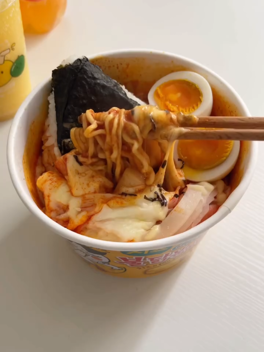 Make My lunch with me #satisfyingvideo #satisfy #food #trending #asmrtiktoks #asmrvideo #asmr #viralvideo #asmrsounds #viralvideo #lunch 