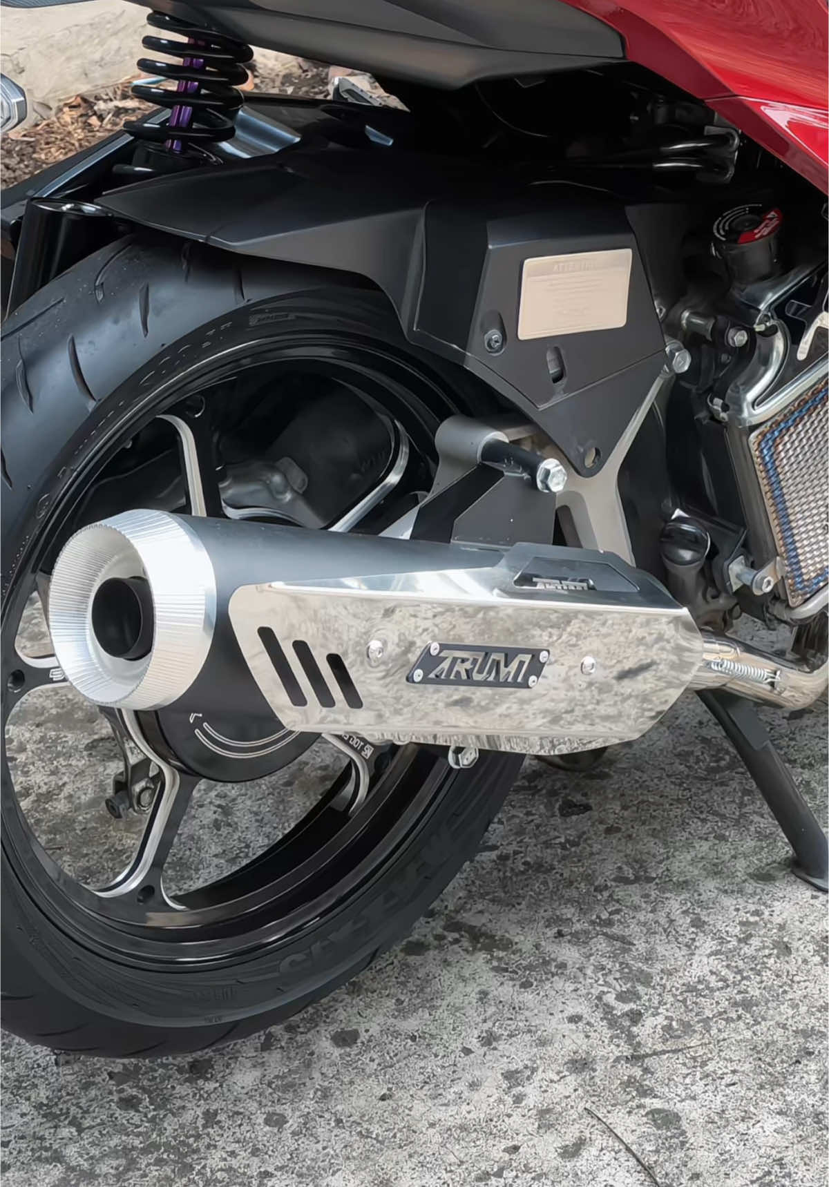 ganteng juga ya ini knalpot🥰, menurut kalian gimana? #variomodifikasi #arumimotoparts #knalpotstandarracing #knalpotarumi 