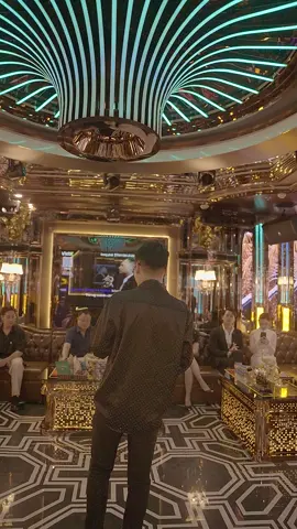 Karaoke royal 97 cầu giấy hân hạnh phục vụ quý khách ạ .
