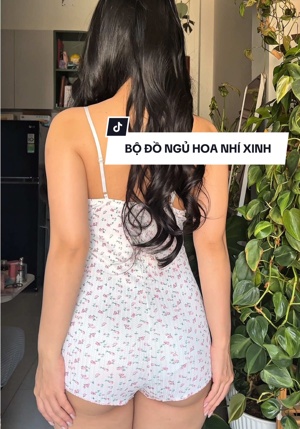 Đồ ngủ nhưng phải xinh là đây nè. Jumsuit hoa nhí mặc ngủ mát mà còn trông iu iu #jumpsuit #dongu #donguxinh 