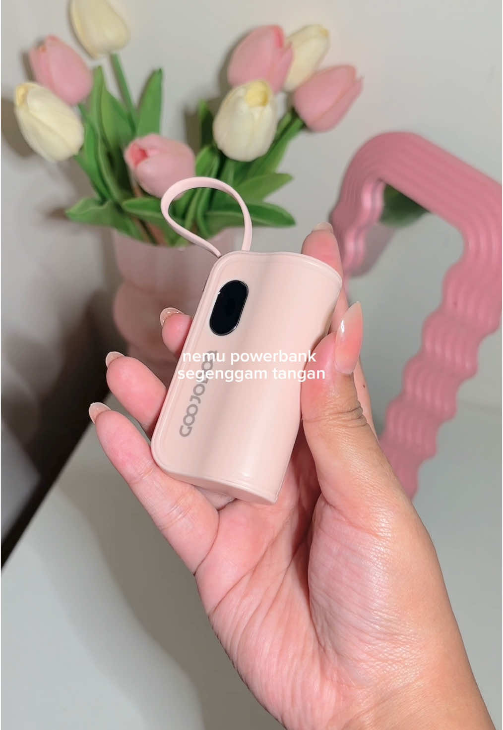 Best buy tahun ini siii buat aku yang gasuka powerbank gede, pliss cobainnn gaperlu ribet bawa kabel lg #goojodoq #powerbankgoojodoq #powerbankmini #powerbank 