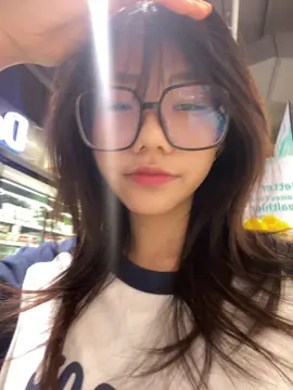 แสงแยงตาเเตเทอยิ้มมาแบงใจ