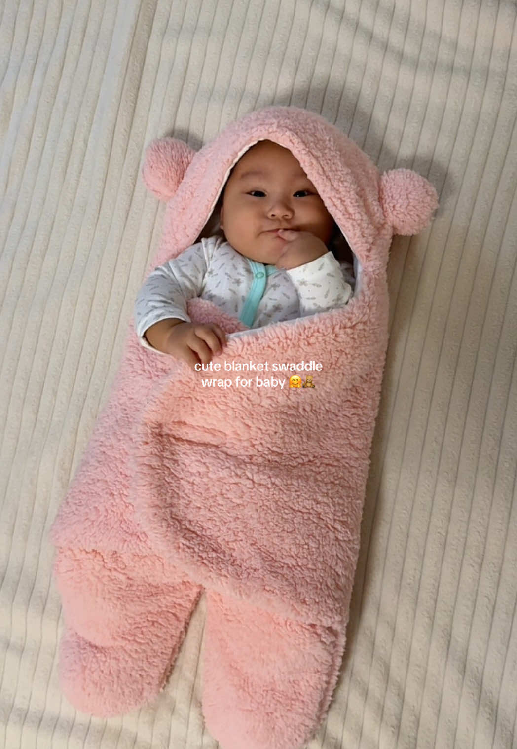 napa cuteee 🤗 #babyswaddle #babyblanket #swaddlewrap #swaddledbaby #fyp 