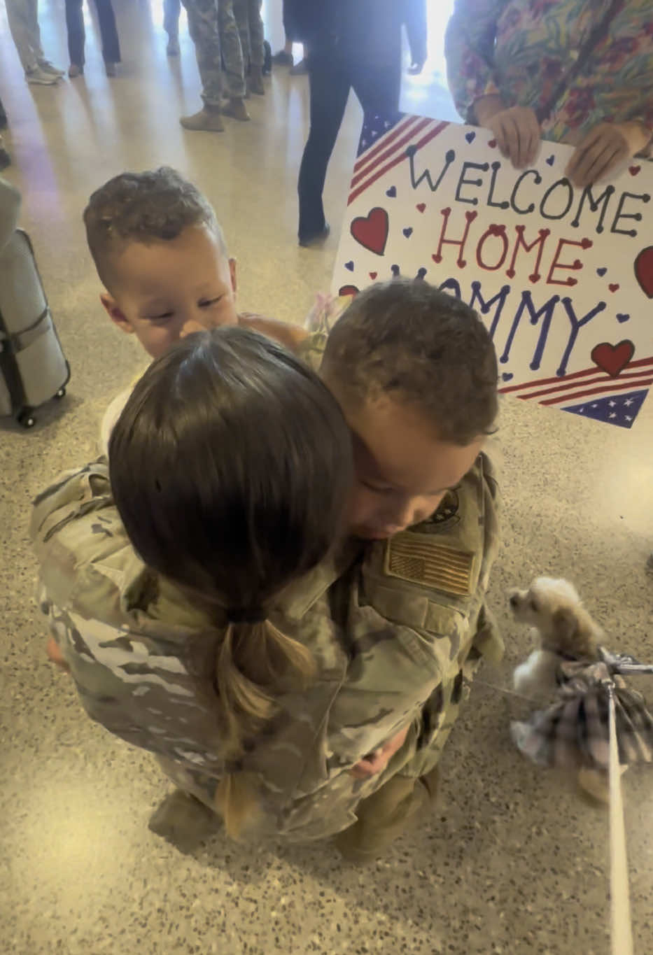 #cominghome #deployment #family #baby #momlife #airforce #militarylife #Homecoming #airport #usa #fyp #fypシ 