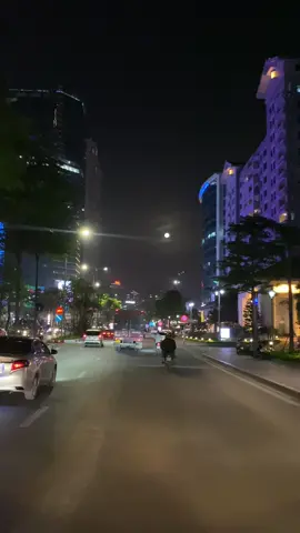 Có những cuộc gặp gỡ, ngoảnh đầu lại chỉ còn là kí ức. 