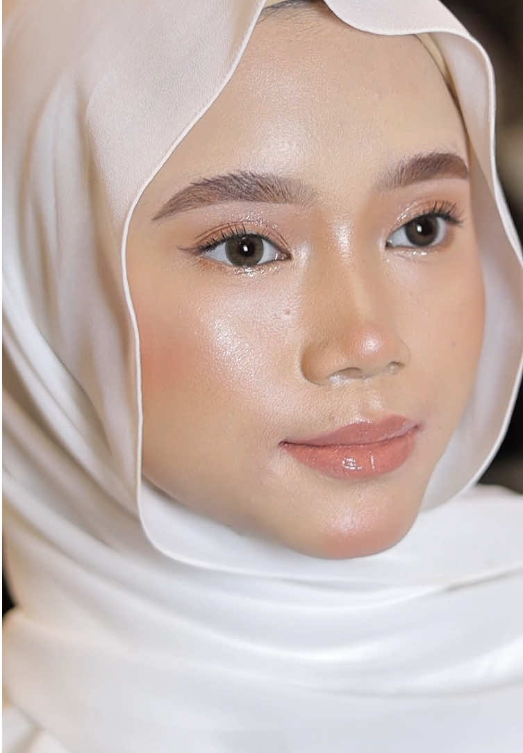 Hi gegirls! ୨ৎ Mua shah alam here! Makeup slot for this month is now OPEN—available on weekends ONLY (don’t ask about weekdays ya!)Just RM70 to look flawless. Limited slots, so lock in your date now! #makeupartistmalaysia #muamalaysia #makeupartistk| #muaki #muashahalam #makeupnikah #malaywedding #sephoramy #makeupsanding #makeupphotoshoot #mekap #mekapkahwin #makeupmalaysia #muaklang #mekapnatural #HijabFashion #muaselangor #mekapphotoshoot #makeupkahwin #takcukurkening #mekapartis #mekapsanding #nikah #sanding #makandam #jurusolek #makeupnatural #muabajet #muabajetselangorkl #makeupconvo #makeupconvouitm #makeupconvomurah #makeupdinner #makeupdinnermurah #makeupuitm #makeupuitmshahalam #makeupconvomurahsangat #makeupnatural #makeuptutorial 