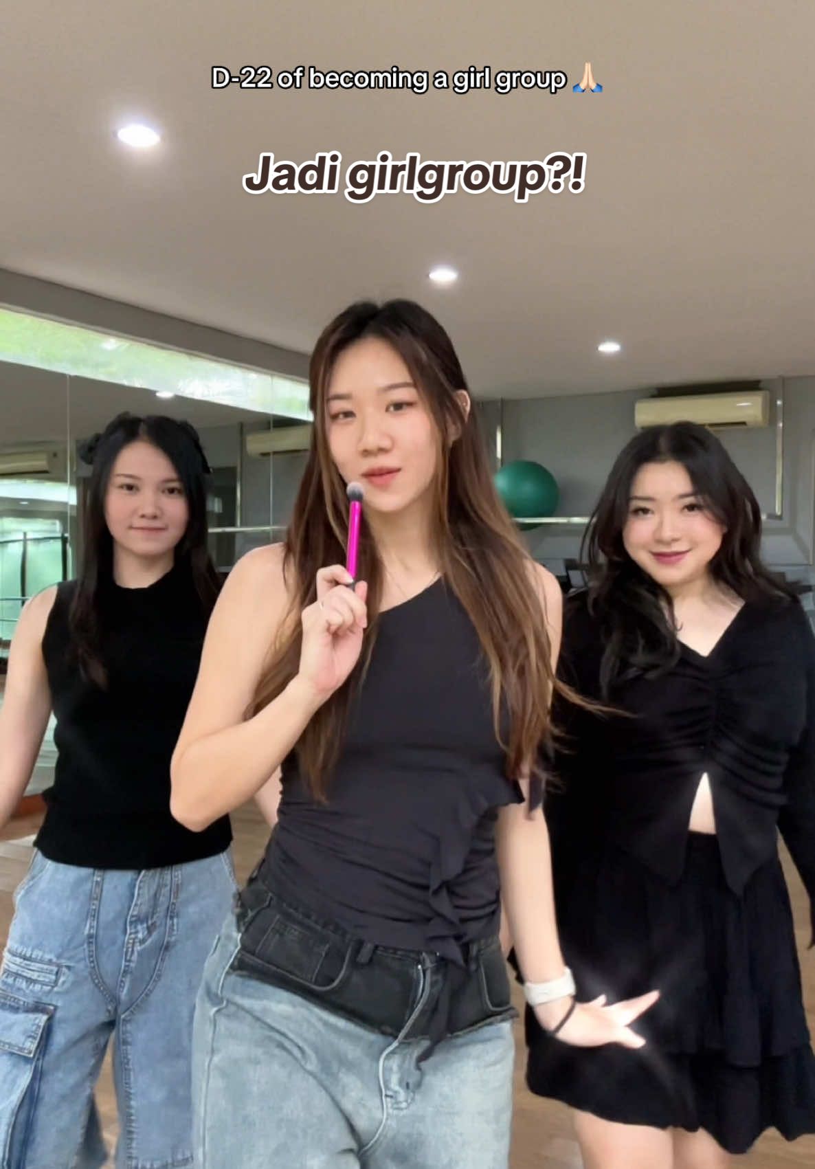 Stay tune for whats coming 💅🏻✨ #girlgroupindonesia #gg #tiktokviral  #gleecast #isayalittleprayer 