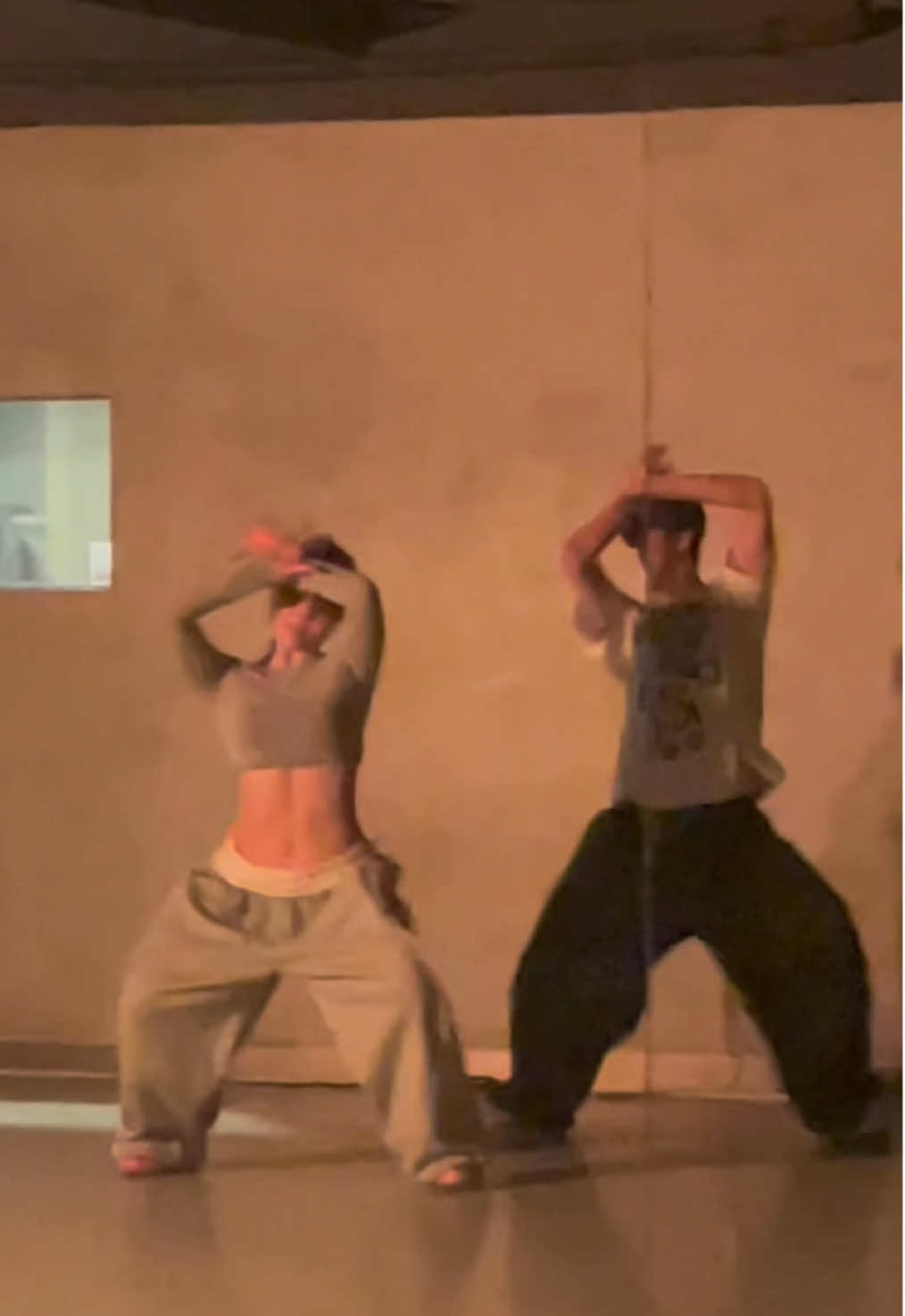 오랜만에 스근 바이브 🤤💕 🧠 @bera_from . . . #dance #dancer #choreo #choreography #berachoreography #justjerkewha #dancevideo #fyp 