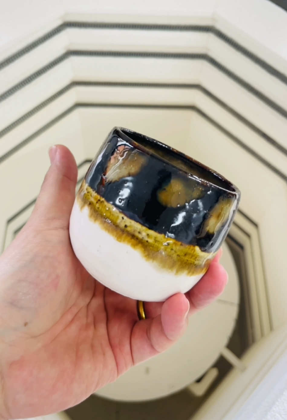 #ceramics #pottery #potterytiktok #potterystudio #potterylife #potterylife #cup #DIY #artistsoftiktok 