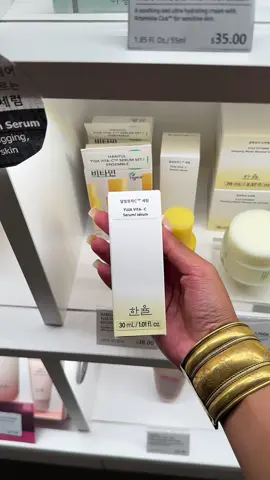 The way Korean skincare is elevating my skincare I wish discovered this earlier I’m definitely coming back here for a shopping restock 🫧 Korean skincare products I use: Face wash & niacinamide : @anua_global  Vitamin C cream: @한율 HANYUL  Under eye cream: @Beauty of Joseon US  Face mask: @Biodance  #koreanskincare #skincaremusthaves #glassskin #kbeauty #shopwithme 