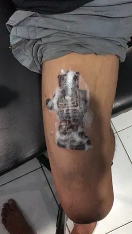 Tato robot di bagian kaki kanan pha depan#tattoo #tattoart #tattoartist #tattoos #tattooartist #tattooideas #tattoogirl #tattoo #tommytattoart #tatouage 