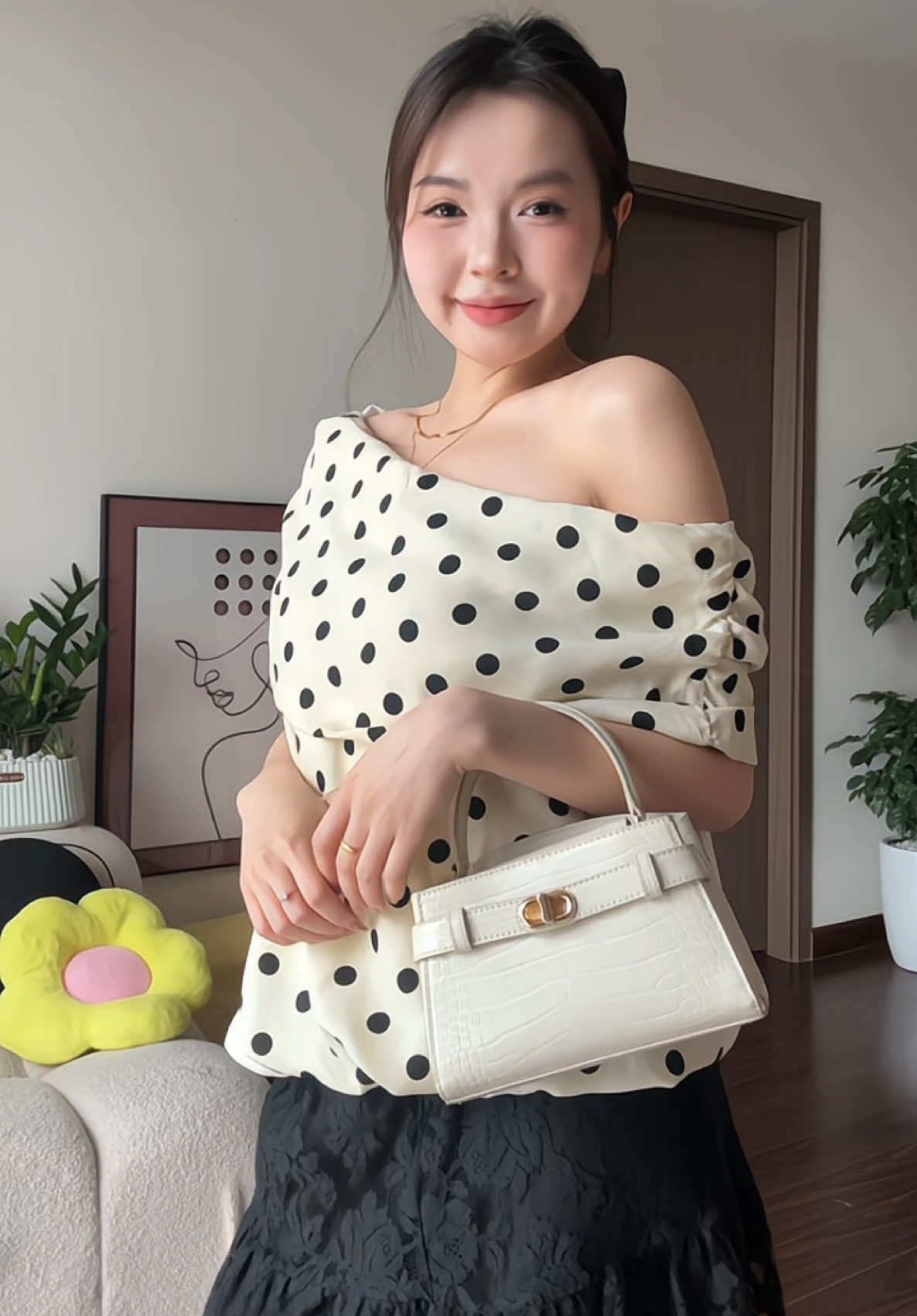 Vibe tỉu thư nhẹ nhènggg 😋#xuhuong #fyp #outfit #dailyoutfit #foryou #imentertainment 