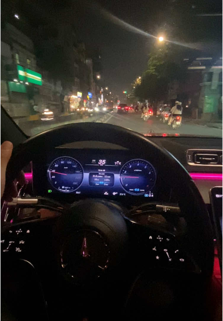 Anh tài xế 🚘 #tiktok #xuhuong #maihongloi #xe #mercedes #s450 