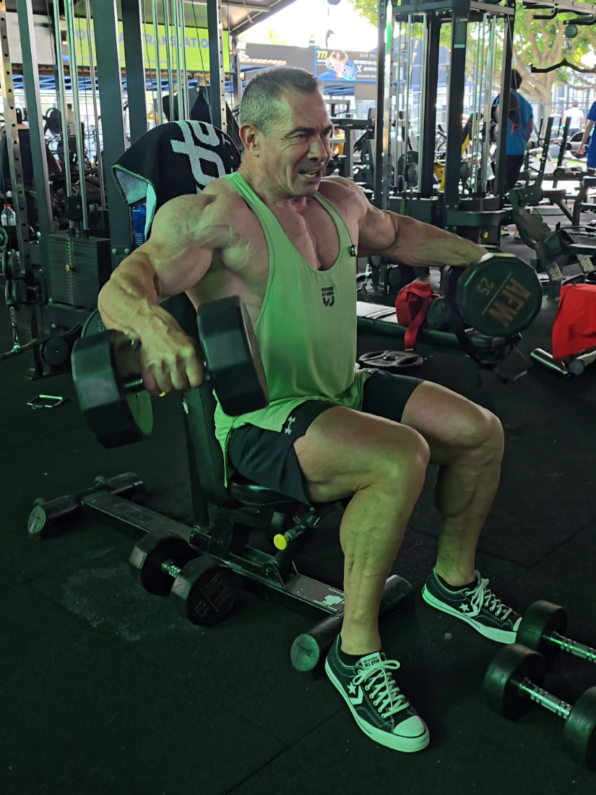 Día de Hombros !! Elevaciones laterales al fallo 🔥💪 #gym #gimnasio #Fitness #fit #focus #muscle #motivation #training #workout #personaltraining #tendencia #viralvideo #sigueme #gymrat 