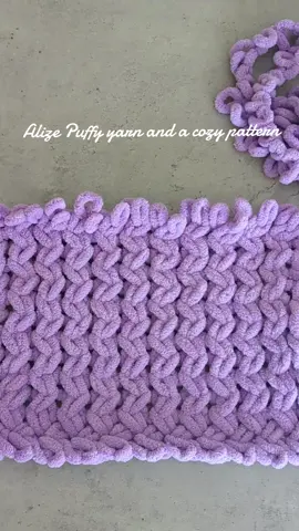 Alize Puffy yarn and a cozy pattern #alizepuffy #homedecor #handmadegifts #handknitting#pattern 