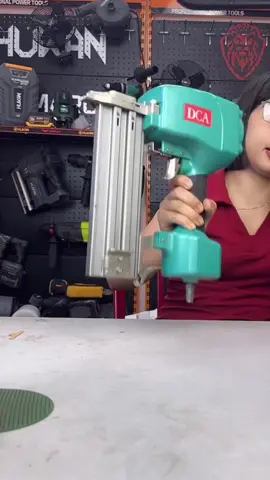 Bắn đinh bê tông chạy hơi nhà dca#bandinhbetong #xuhuong 