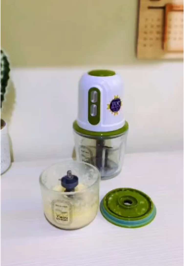 Ada chopper gemes buy 1 get 1?!  Twinchop CH60 dari @Mitochiba Electronic ng kaca ukuran 300 dan 500ml. Praktis, jadi ga butuh wadah lain, awet dan tahan lama  ✔️MPASI Approved. Design gelas kaca dengan material tahan panas, lebih aman di banding gelas plastik, cocok untuk MPASI anak.  ✔️Dengan motor tembaga mitochiba yg terkenal awet dan powerful.  ✔️Ukuran pas untuk berbagai kebutuhan, mudah di simpan dan mudah di bersihkan  Kalau punya Twinchop dari Mito mah udah pasti terkenal awetnya, and pasti jadi less effort banget  Yuk samaan, beli pakai kode promo: MITOXDP25 dan dapatkan special price di marketplace kesayangan kalian🤍 #twinchop #terkenalawetnya #mitochiba #chopper #ch60