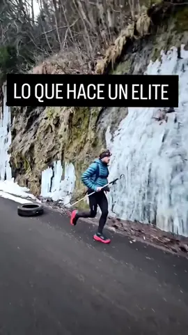 En enero se hizo viral el vídeo de @mathieu__blanchard arrastrando un neumático de coche ya que se estaba preparando para un ultra por el ártico de Canadá dónde tenía que arrastrar en un trineo su propia alimentación y todo lo necesario para dormir etc.  Desde ese día la gente popular se ha puesto a entrenar y subir en redes lo mismo 😂 Que os parece? Se nos va de las manos o está bien copiar lo que hace un elite?? Estarán los coches sin neumático de seguridad? 😂 #trailrunning #correrpormontaña #ultratrailrunning 