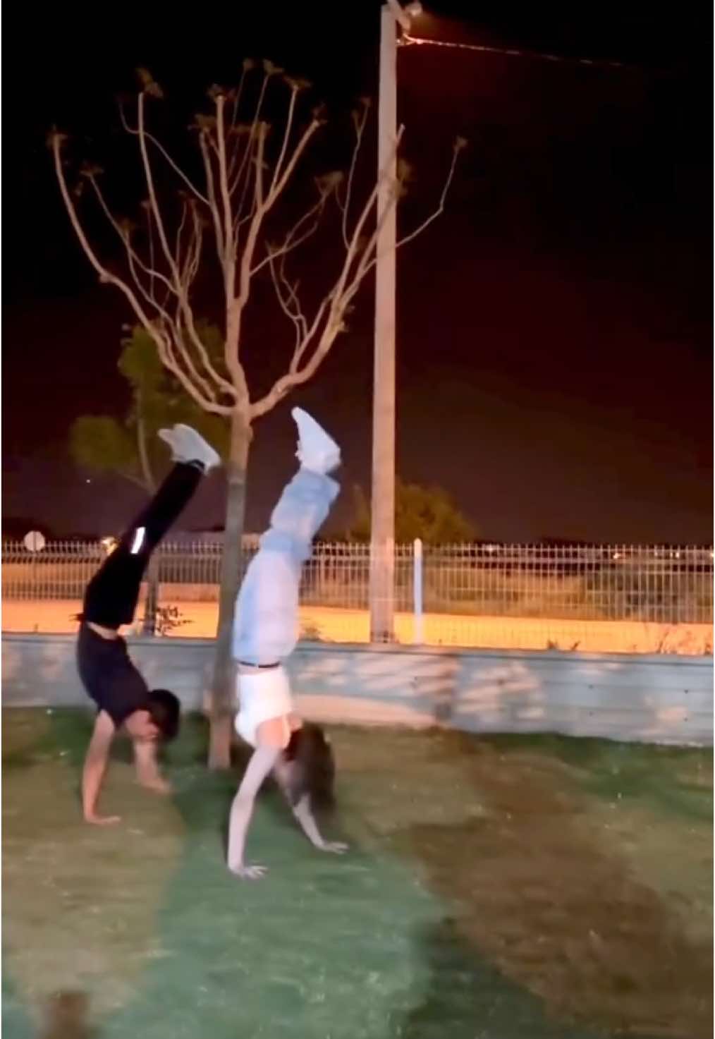 🤠🤠@Kerem Kahraman #handstand #gymnastics #gym 