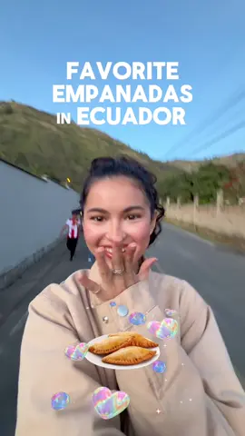 My FAVORITE Empanadas de Babaco in Ecuador 🇪🇨 @la more cafetería #Ecuador #latina #patate #ecuadorian #latinfood #ecuadorianfood #travel jacket @FWRD 
