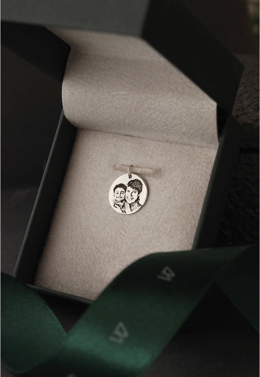 Melhor ideia de presente pro Dia das Mães. Joias personalizadas e afetivas da @Montezza Joias ✨🥰   #maternidade #diadasmaes