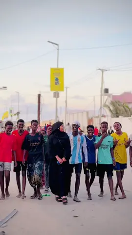 Ciyaal xmar maxaa iledihiin #ciyaalxamar #neymarjr10 #4everrr💕 #4everrr💕 #ciyaal_xamar 