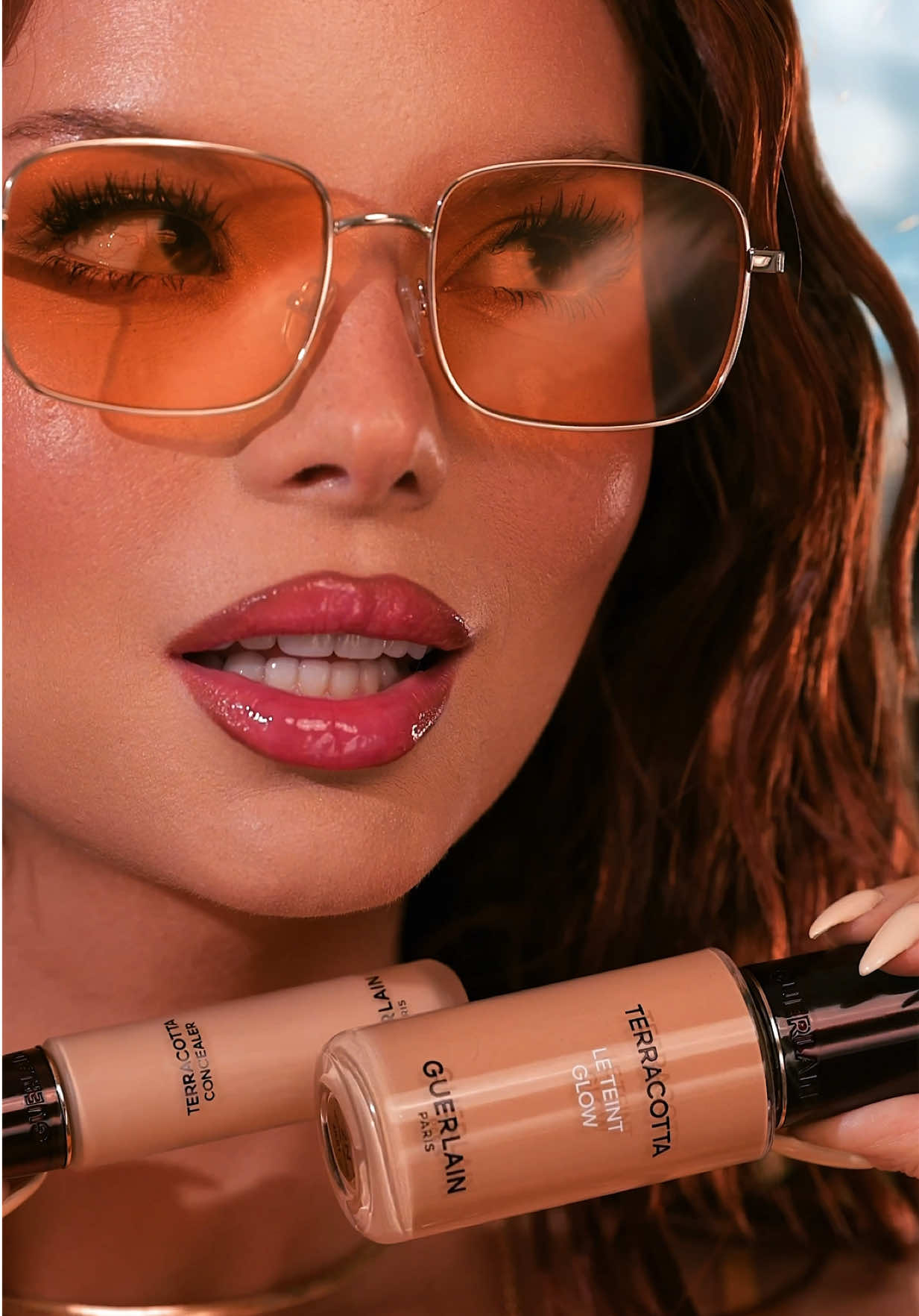 Summer makeup mood with my faves from @Guerlain 💞 The foundation and concealer melt into the skin but still set with that soft glow I love ✨🙌🏻 Wearing blush in shade 06 Deep Red ❤️ bronzer in 03 Medium Warm ☀️ and their honey lip oil in 458 Rose Glow 💅🏼🍯 obsessed 🔥 #guerlainlover #guerlainmakeup #terracotta #glowymakeup 