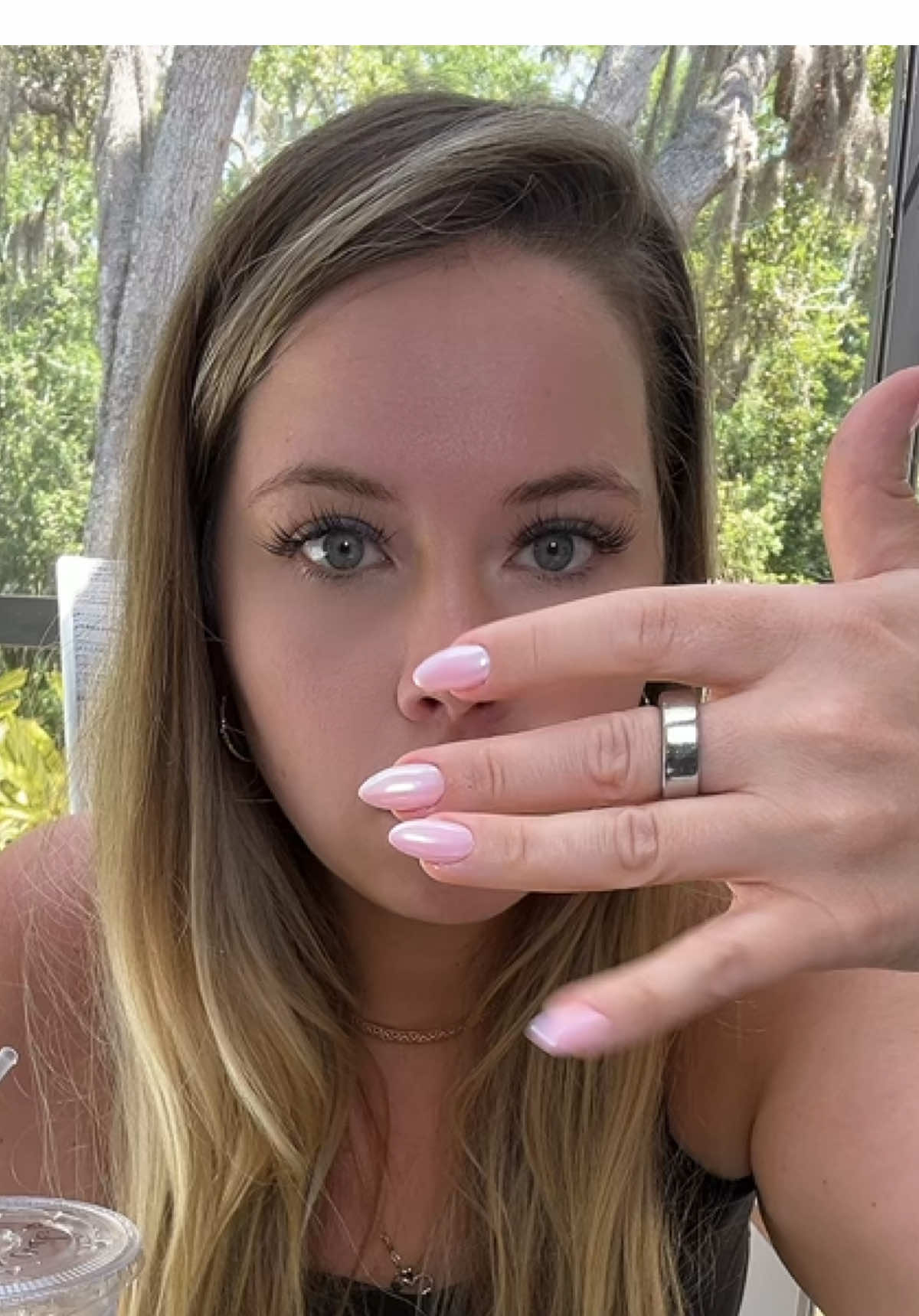 NEW NAILS 💅 yes there’s allugators in my backyard and hopefully donut peaches make a comeback soon! #lunch #healthygirllunch  #eatlunchwithme #mustard #applesausage #veggieswithmustard #crunchy #crunchylunch #healthyrecipes #healthylifestyle #chickensausage  #blueraspberryelectrolytes   #applechickensausage #mukbang #electrolytes #pov #lunchchat #healthygirlsummer #brussies #tiffanyplate #tiffanyplateday17