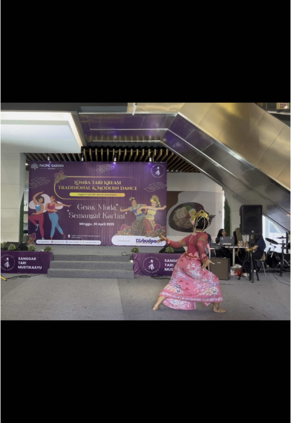 Part 2 😍💃🏻 #beranda #fypシ゚ #foryou #fypage #jaipong #tari #jaipong #tradisional #tariindonesia #lombanarikreasi #sanggarmustika #pacificgarden #rasagetunduwelakisampean #viral #fyppppppppppppppppppppppp #rismawulansuci #zundarima_production #pasarkemis #pasarkemistangerang 