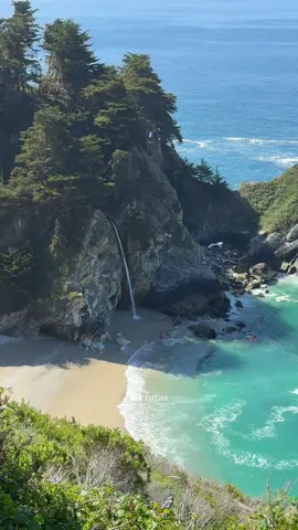 Oregon & California 🤯❤️📍  #oregon #california #westcoast #usatravel #travelusa #usaroadtrip #roadtrip 