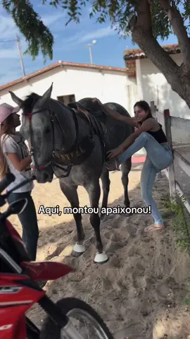 É paixão a primeira montada @Clycinha🐎 #naiarafal #vaquejada #anosatrás 