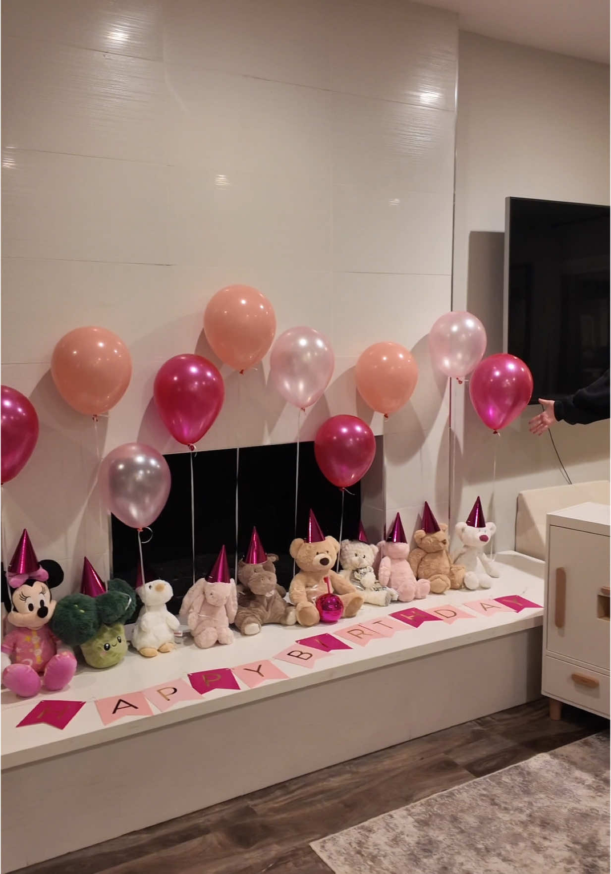 parent tip: start the celebrations early. more time to soak in the special moments♥️ #firstbirthday #newparents #one 