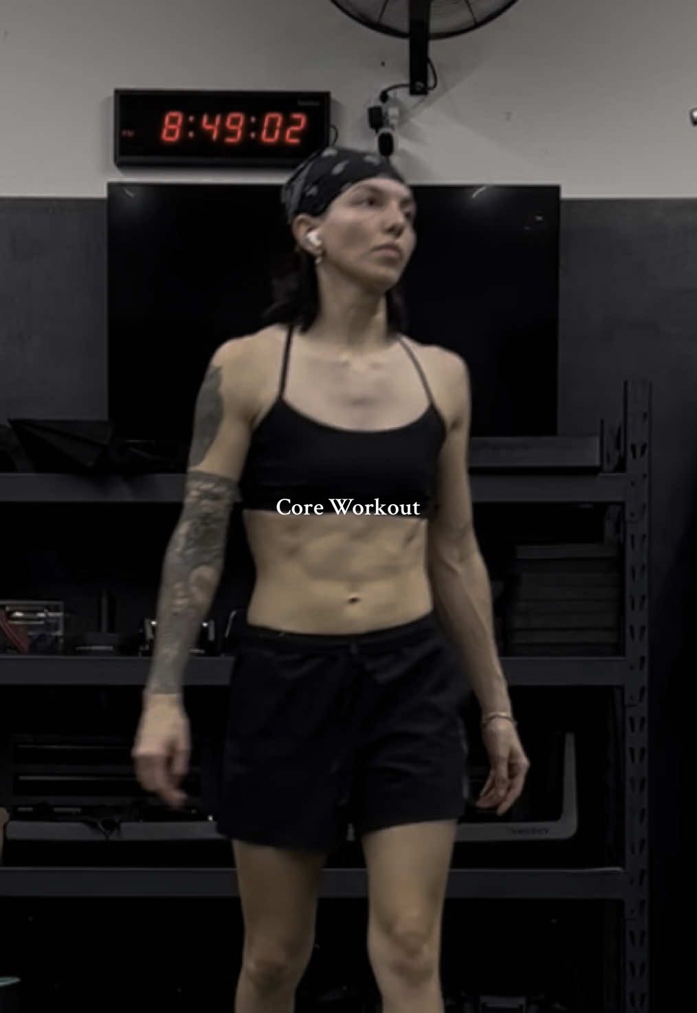 Do what I say, try this core workout next time you’re at the gym.  Get summer ready with me! DM me for online training, 1 on 1 and small group training.  #wlw #wlwtok #mascworkout #lgbtq #GymTok #personaltrainer #onlinetrainer #Fitness #nonbinary #abroutine 