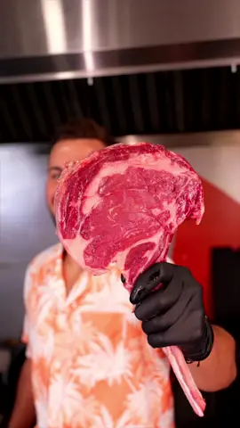 🐅 Le Steak de Tigre existe. Et vous pouvez le faire chez vous! JP vous montre comment obtenir cet effet unique, digne d’un steak de jungle, grâce à : ✨ La marinade sèche Black Tiger 🔥 Du feu, de la précision, et un bon tomahawk. 📲 Le lien est dans notre bio pour en savoir plus!  #BBQQuébec #SteakDeTigre #Tomahawk #foodies #bbq #grilling #FYP #grill #FoodLover #BBQQuébec