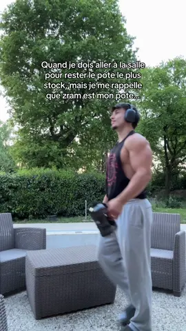 tsais le mec il va arrêter d’être pote avec pour avoir le statut 🤣 ( tous mes potes sont trop stock ) 