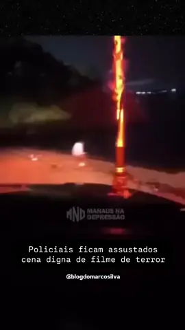 ALGUÉM EXPLICA ISSO AQUI? Policiais estavam fazendo patrulha na praia de Ponta Negra por volta das 3h da manhã quando se depararam com uma cena digna de filme de terror… Uma mulher, vestida toda de branco, sentada na praia… emitindo sons estranhos! Como assim, Brasil? Imagina só: madrugada, silêncio, escuridão… e do nada essa visão assustadora no meio do nada. Que energia é essa, hein? E aí, se fosse você na viatura, parava ou fingia que nem viu e seguia em frente? Conta aí nos comentários! #MistérioNaMadrugada #PontaNegra #CenaSinistra #GuardaMunicipal #TerrorOuRealidade