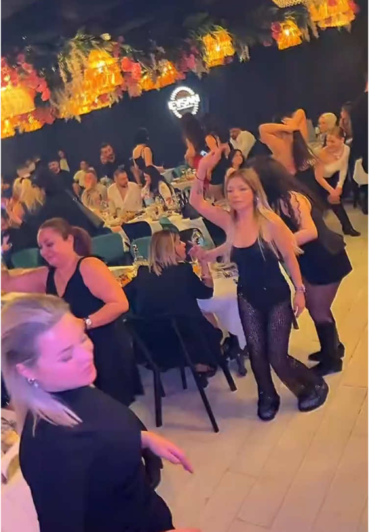 Eyşan Yeni Nesil Meyhane  Bilgi ve Rezervasyon: 0 (531)-930-86-81  Haftanın 7 Günü  19:00-02:00 saatleri arası eğlence  Fulya / Beşiktaş / İstanbul 📍 