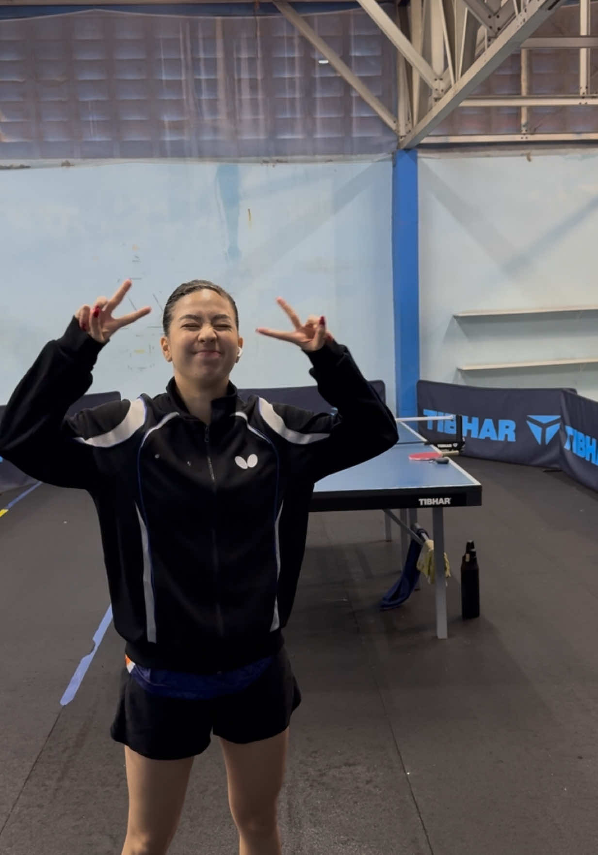 Eu acertando meu técnico kkk 🤦‍♀️ 2h de treino resumidas em 1 minuto :) #criadorporesporte #pingpong #tenisdemesa #tabletennis #fyp #tiktokesportes #beatrizkanashirotm #meninadotenisdemesa 