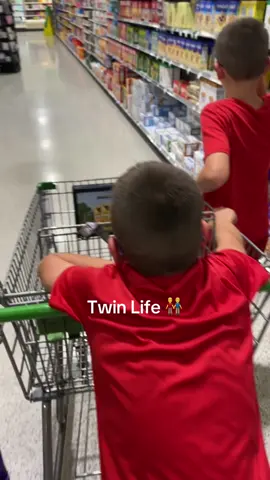 Zombie moonwalk at the end! 😆 #twins #twinsies #doubletrouble #livingmybestlife #adventure #store #snacks #icecream #popcorn 