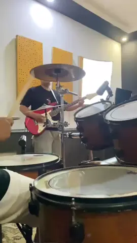 Putri iklan-ST12 (Coverdrums)❤️💦 #fyp #musik #viral #indonesia #tiktok 