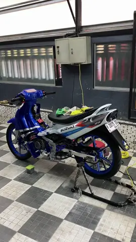 🫵🏻#ecmgarage#satriasolostyle#satria120r#satrialumba120#satrialumba#satria120ru#twostroke#twostrokepower#twostroketuesday#2tak#2taklovers#2takmenolakpunah#twostrokeindonesia 