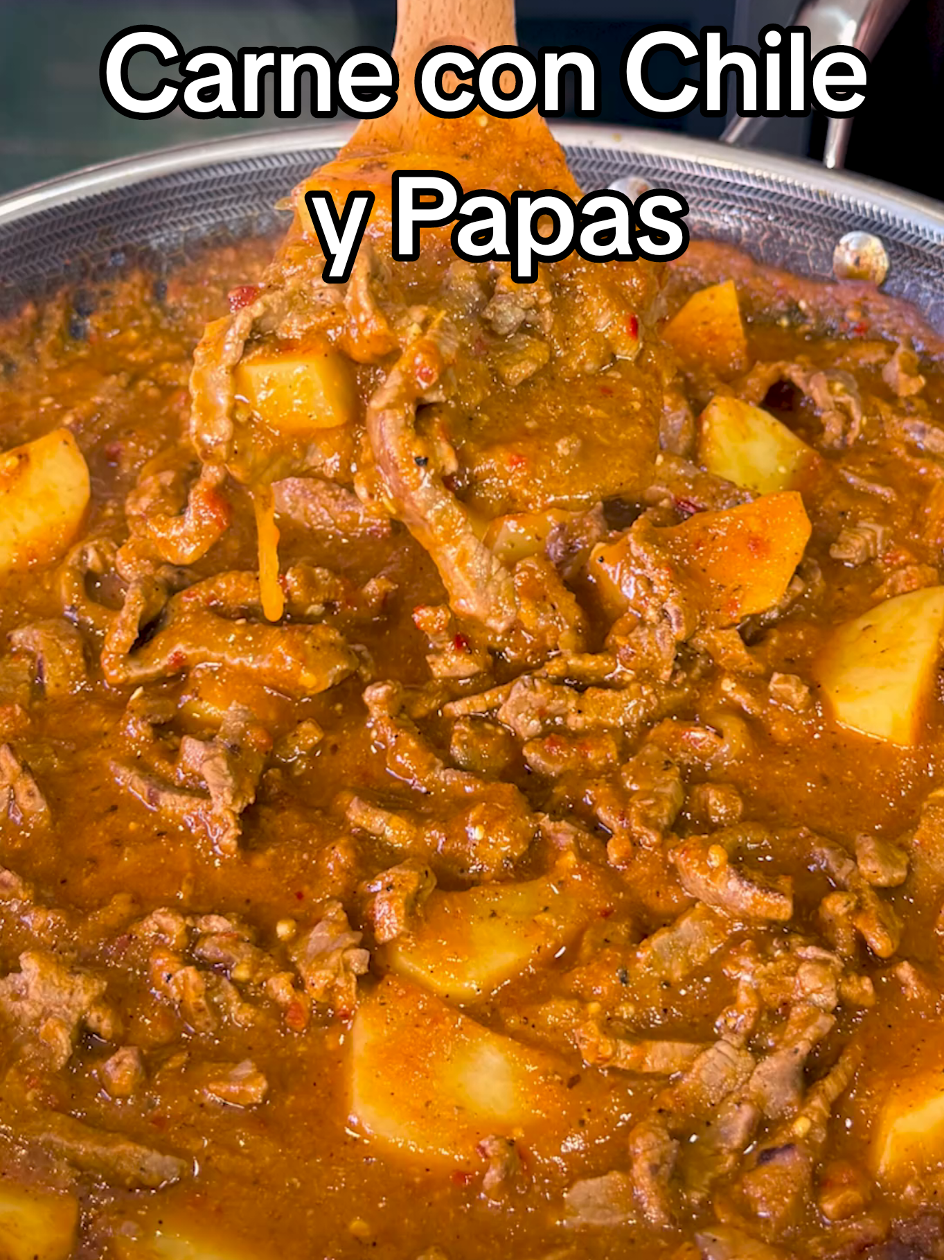 Carne con Chile y Papas Easy Recipe 😋 One of my all-time favorite comfort meals! I love serving it with homemade tortillas de harina y frijolitos on the side—so simple, so delicious, and always hits the spot. CARNE CON CHILE INGREDIENTS: For the salsa: ► 9 tomatillos ► 1/4 white onion ► 2 roma tomatoes ► 1 serrano pepper ► 2 garlic cloves ► 2 chiles morita ► 5 chiles de arbol ► 1 tbsp chicken bouillon ► 3/4 cup of water For the meat: ► 1 1b. beef steak ► The blend seasoning ► 3 small potatoes ► 1 tsp chicken bouillon #fyp #foryou #fypシ #Receta #recetas #recetasfaciles #Recipe #EasyRecipe #FoodTok #foodtiktok #recetasdemimama #carneconchile #carneconpapas 