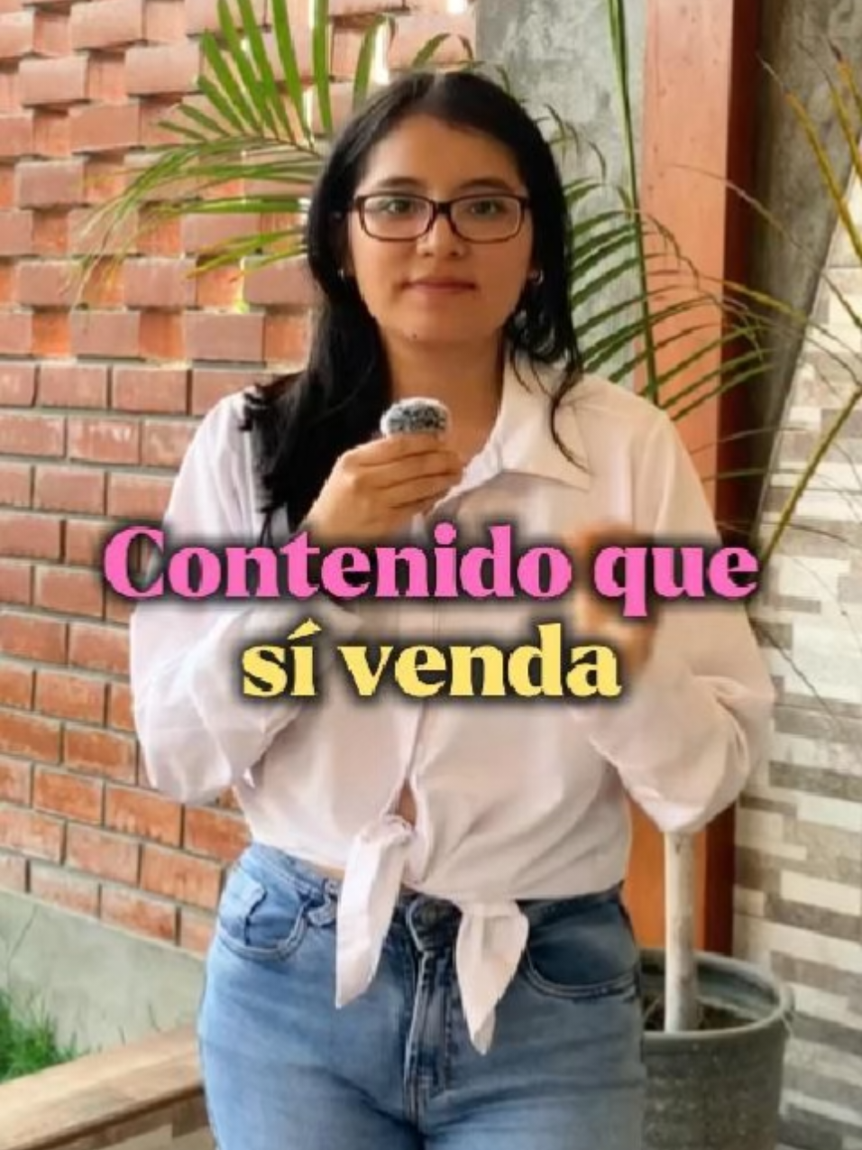 Convierte a tus seguidores en clientes✨ con este tip👆🏻 no te olvides guardar este video y seguirme para aprender más sobre crecer en redes sociales 💕 #redessociales #emprendimiento #socialmediamanager #socialmediamarketing #communitymanager #emprendedor 