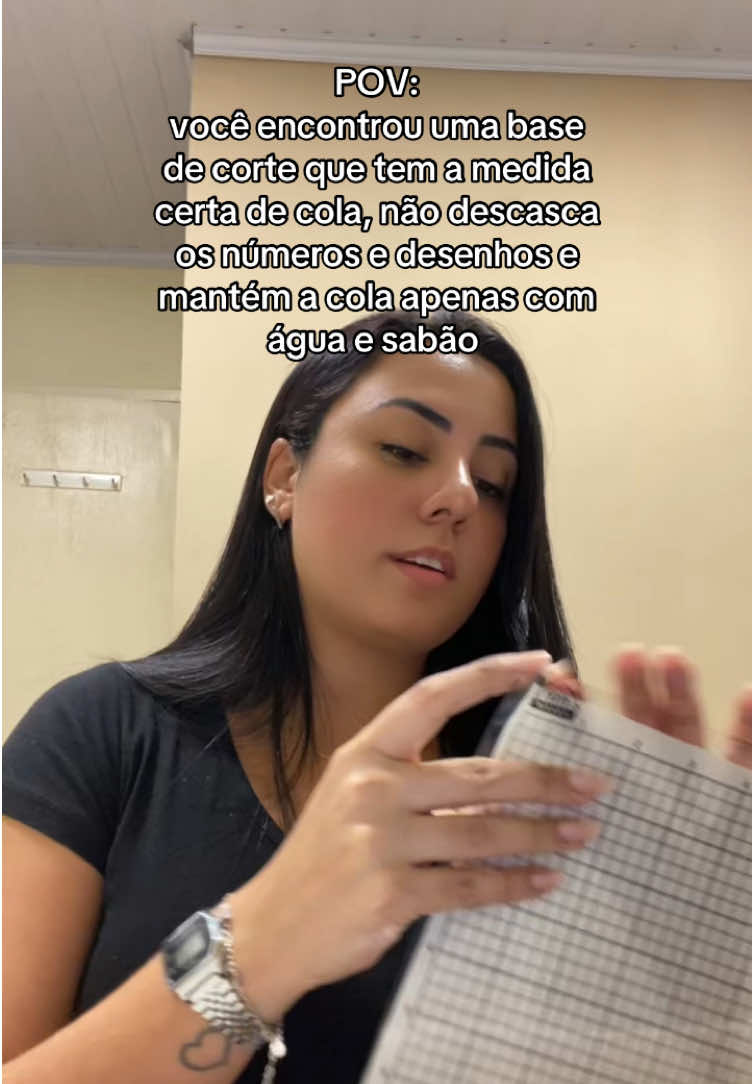 Vocês precisam conhecer as bases de corte da @Loja Akikola são simplesmente a perfeitas! Se quiser que eu traga mais detalhes comenta aqui 🫶 #silhohettestudio #plottercorte #fypシ゚ #papelariaonline #papelariapersonalizada #maquinadecorte #sublimacion_personalizada #fyviral 