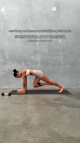 🔗 in my bio to join us before our next 30 day challenge!! 👀 Wearing @csb 🤍 #pilatesinstructor #pilatesworkout #homeworkout #onlineworkout #pilatesresults #pilatesonline #pilatesathome #pilatesclass #pilatesbyizzy #workoutroutine #fullbodyworkout #strengthpilates 